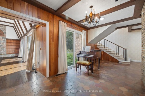 2 Chieftain Crescent, Toronto, ON - Indoor Photo Showing Other Room