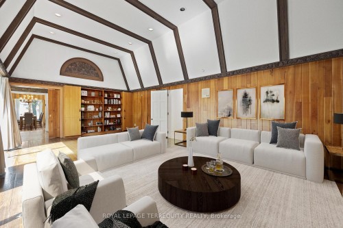 2 Chieftain Crescent, Toronto, ON - Indoor Photo Showing Living Room