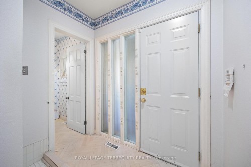 2 Chieftain Crescent, Toronto, ON - Indoor Photo Showing Other Room