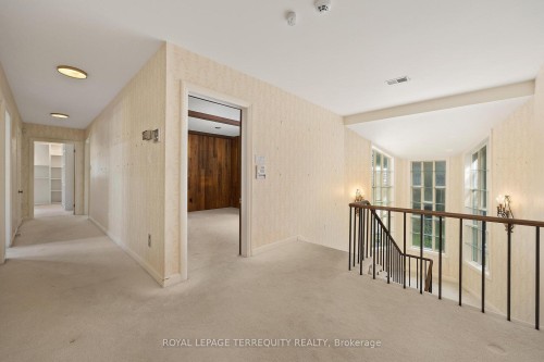 2 Chieftain Crescent, Toronto, ON - Indoor Photo Showing Other Room