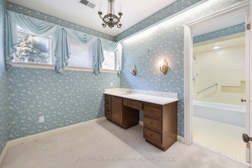 2 Chieftain Crescent, Toronto, ON - Indoor Photo Showing Bathroom