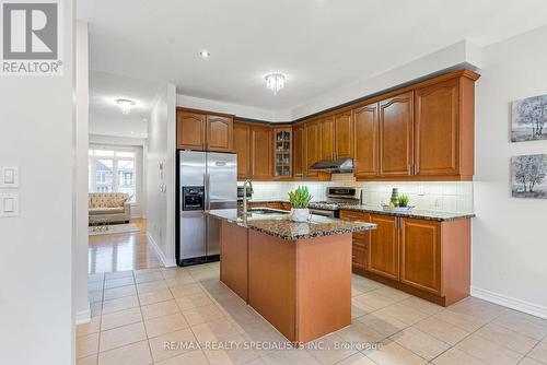 3065 Mission Hill Drive, Mississauga, ON - Indoor Photo Showing Kitchen