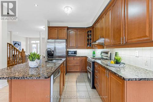 3065 Mission Hill Drive, Mississauga, ON - Indoor Photo Showing Kitchen