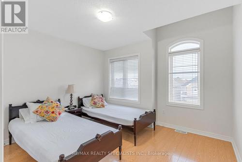 3065 Mission Hill Drive, Mississauga, ON - Indoor Photo Showing Bedroom