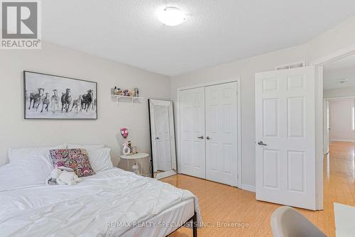 3065 Mission Hill Drive, Mississauga, ON - Indoor Photo Showing Bedroom