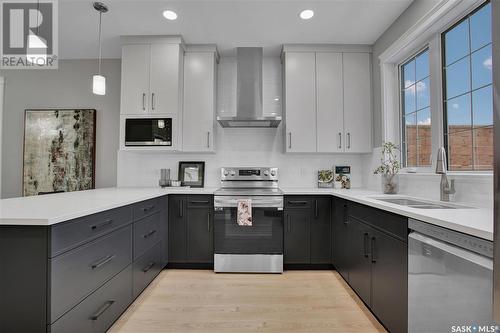 1112 9Th Street E, Saskatoon, SK - Indoor Photo Showing Kitchen With Upgraded Kitchen