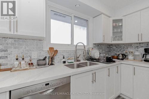 512 Glendene Crescent, Waterloo, ON - Indoor Photo Showing Kitchen With Double Sink With Upgraded Kitchen