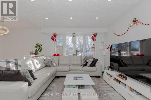 512 Glendene Crescent, Waterloo, ON - Indoor Photo Showing Living Room