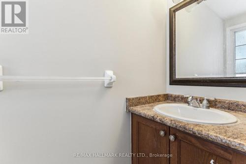 213 Snowdrop Crescent, Kitchener, ON - Indoor Photo Showing Bathroom