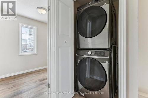 213 Snowdrop Crescent, Kitchener, ON - Indoor Photo Showing Laundry Room