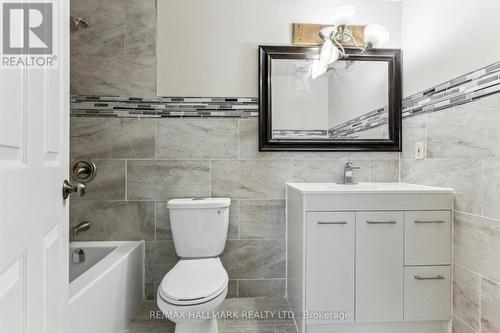 213 Snowdrop Crescent, Kitchener, ON - Indoor Photo Showing Bathroom