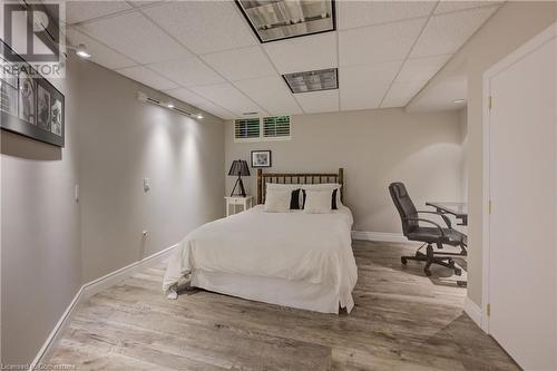 587 Manorwood Court, Waterloo, ON - Indoor Photo Showing Bedroom