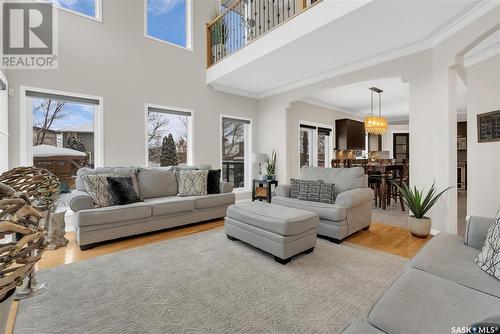 306 Wright Court, Saskatoon, SK - Indoor Photo Showing Living Room