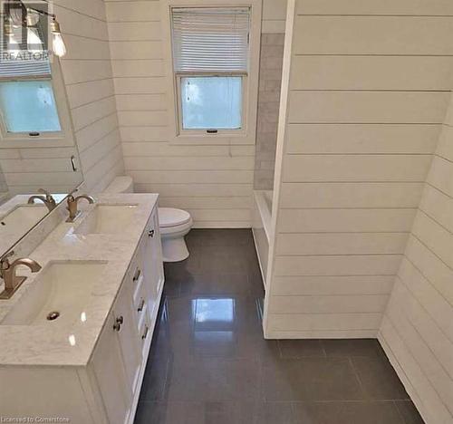 247 Belvenia Road, Burlington, ON - Indoor Photo Showing Bathroom