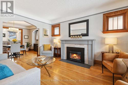 645 Emery Street E, London, ON - Indoor Photo Showing Living Room With Fireplace