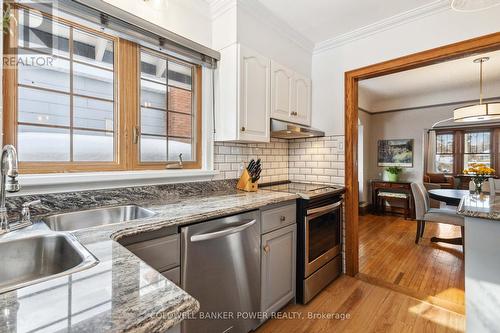 645 Emery Street E, London, ON - Indoor Photo Showing Kitchen With Double Sink