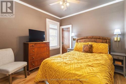 645 Emery Street E, London, ON - Indoor Photo Showing Bedroom