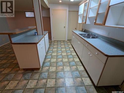 435 Needham Way, Saskatoon, SK - Indoor Photo Showing Kitchen With Double Sink