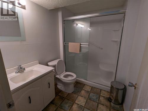 435 Needham Way, Saskatoon, SK - Indoor Photo Showing Bathroom