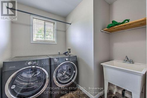 481 Marconi Boulevard, London, ON - Indoor Photo Showing Laundry Room