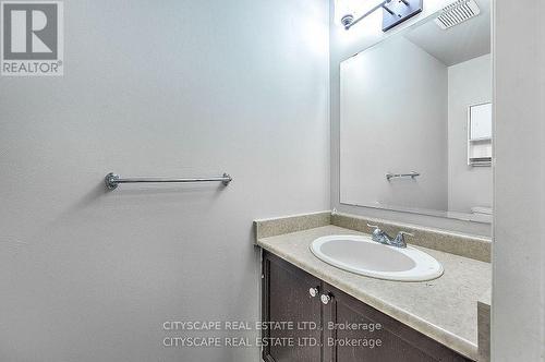 481 Marconi Boulevard, London, ON - Indoor Photo Showing Bathroom