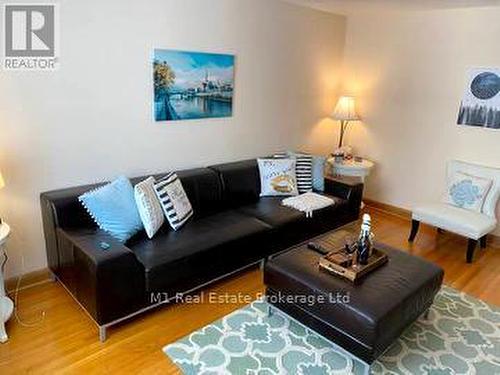 70 Dudhope Avenue, Cambridge, ON - Indoor Photo Showing Living Room