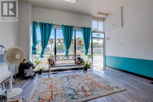 1066 Dundas Street E, London East (East G), ON 