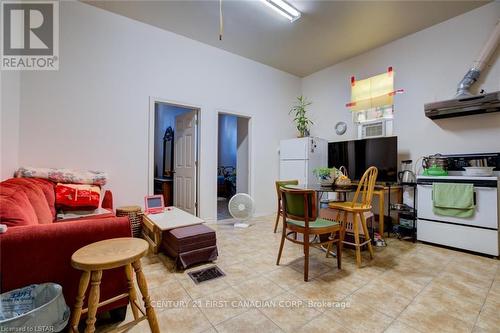 1066 Dundas Street E, London East (East G), ON 