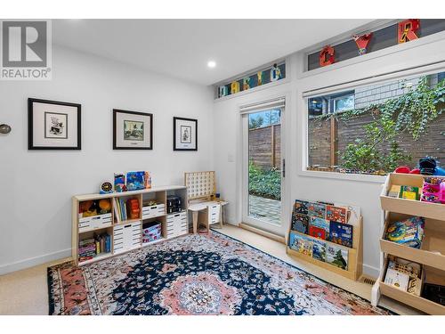 3584 Rockview Place, West Vancouver, BC - Indoor Photo Showing Other Room