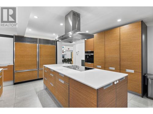 3584 Rockview Place, West Vancouver, BC - Indoor Photo Showing Kitchen