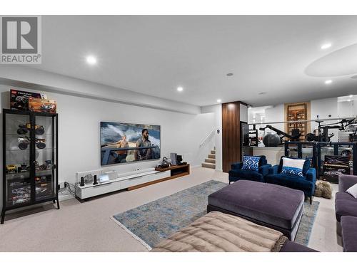 3584 Rockview Place, West Vancouver, BC - Indoor Photo Showing Living Room