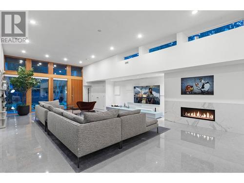 3584 Rockview Place, West Vancouver, BC - Indoor With Fireplace