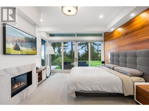 3584 Rockview Place, West Vancouver, BC - Indoor Photo Showing Bedroom