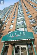 1115 - 135 HILLCREST AVENUE  Mississauga, ON L5B 4B1