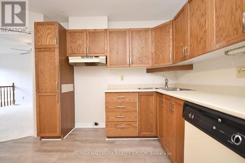 132 Dunbarton Court, Ottawa, ON - Indoor Photo Showing Kitchen