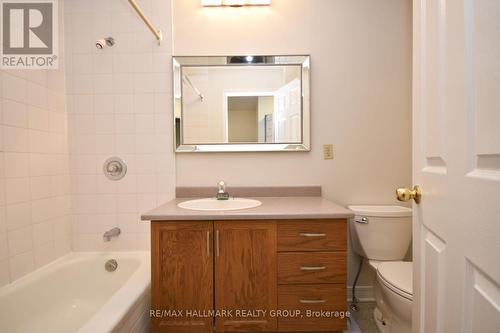 132 Dunbarton Court, Ottawa, ON - Indoor Photo Showing Bathroom