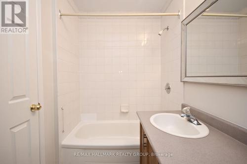 132 Dunbarton Court, Ottawa, ON - Indoor Photo Showing Bathroom