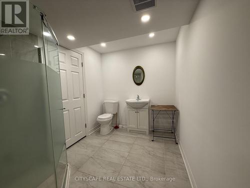 2101 Millway Gate, Mississauga, ON - Indoor Photo Showing Bathroom