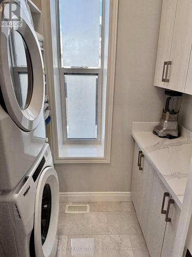 6 Elgin Street N, Cambridge, ON - Indoor Photo Showing Laundry Room