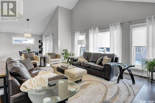 3921 Sandhill Crescent, Regina, SK - Indoor Photo Showing Living Room