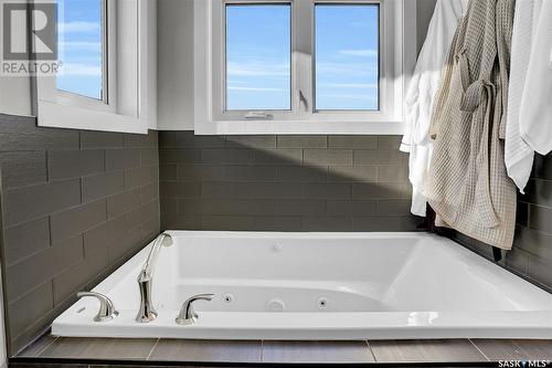 3921 Sandhill Crescent, Regina, SK - Indoor Photo Showing Bathroom