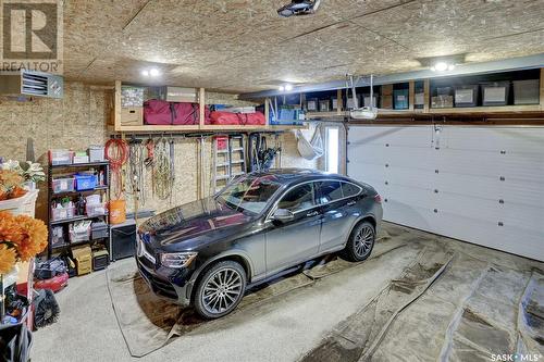 3921 Sandhill Crescent, Regina, SK - Indoor Photo Showing Garage