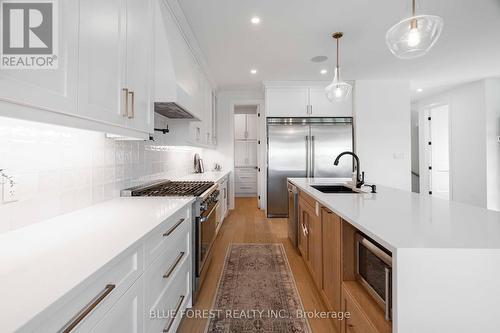 2419 Black Rail Terrace, London, ON - Indoor Photo Showing Kitchen With Upgraded Kitchen