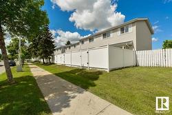 11348 139 AV NW  Edmonton, AB T5X 3L4