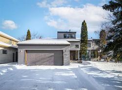 21 Jaymorr DR  Winnipeg, MB R3R 1X9