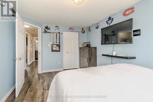 109 Hawkins Drive, Cambridge, ON - Indoor Photo Showing Bedroom