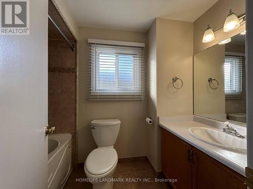 4120 Chadburn Crescent, Mississauga, ON - Indoor Photo Showing Bathroom