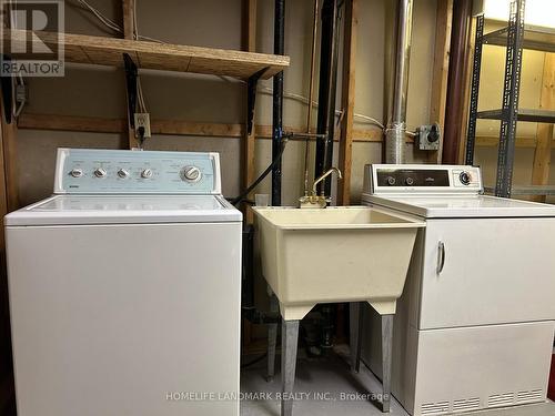 4120 Chadburn Crescent, Mississauga, ON - Indoor Photo Showing Laundry Room