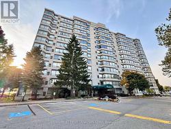 1002 - 744 WONDERLAND ROAD S  London, ON N6K 4K3