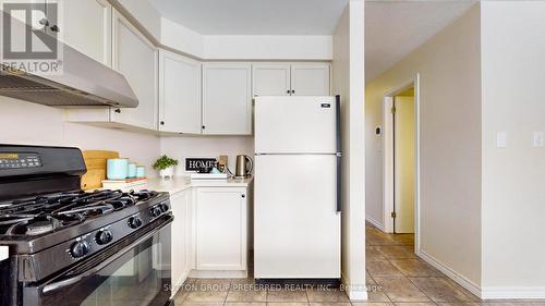 1570 Beaverbrook Avenue, London, ON - Indoor Photo Showing Kitchen